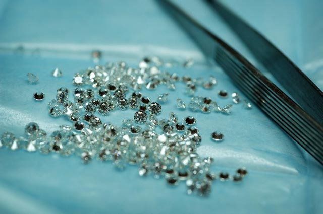 Diamonds undergoing a gemological appraisal