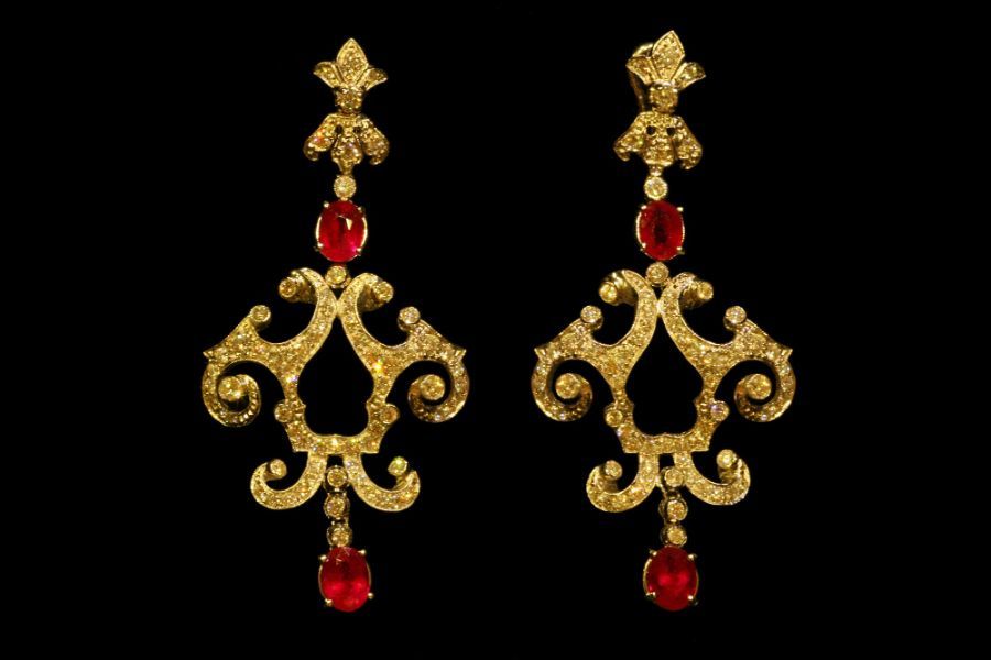 Earrings with red gemstones
