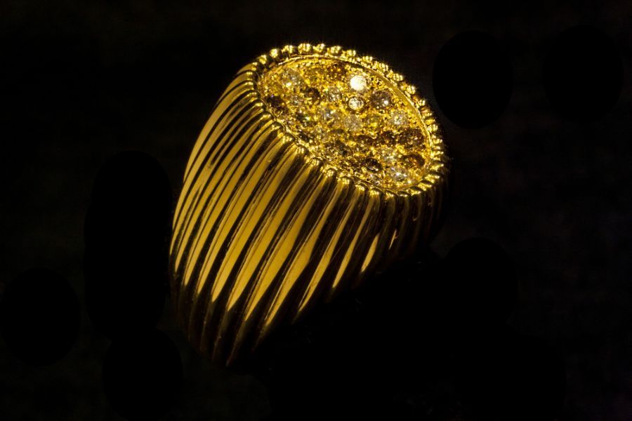 Gold jewellery